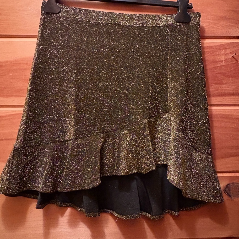Michael Kors Women's Skirt Size Medium Ruffle Hem Gold Metallic NWT